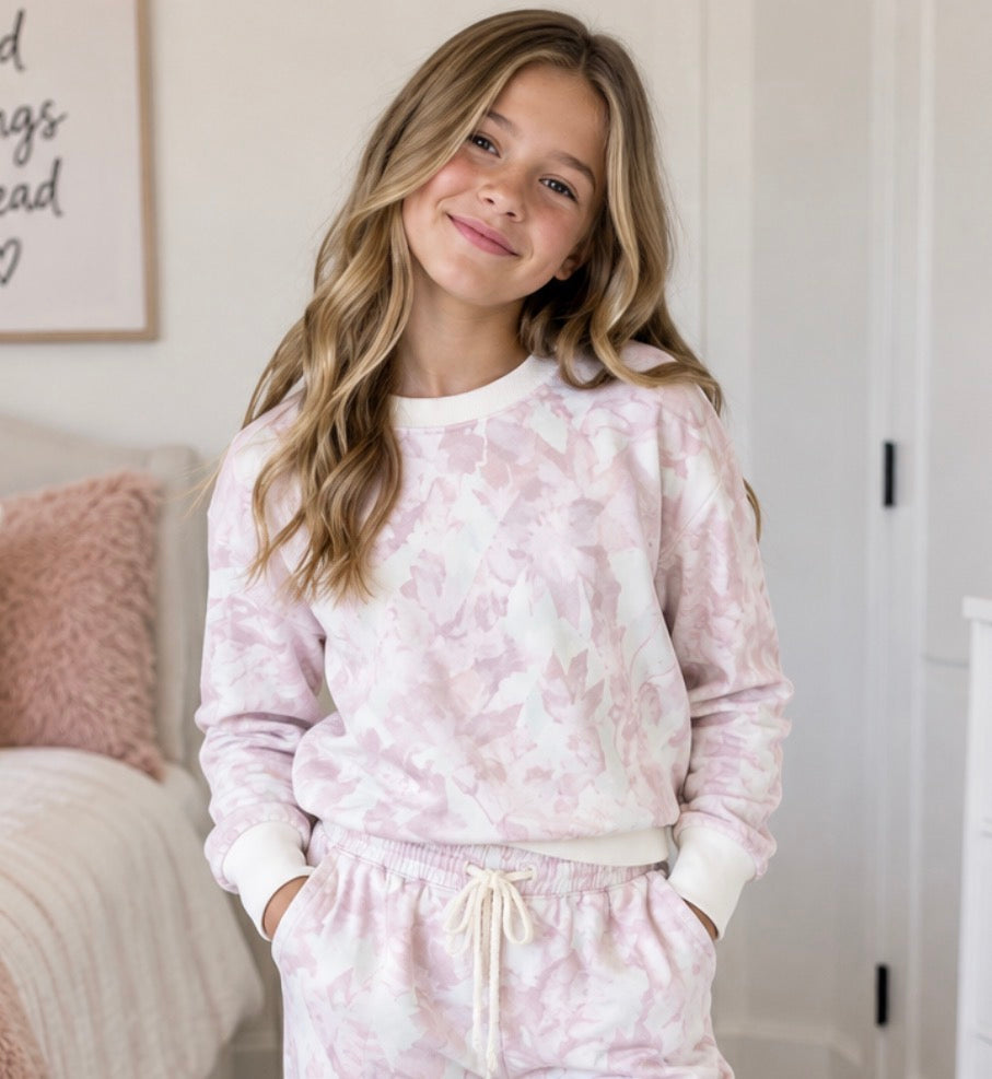 Tween Girls' Pink Leaf Camo Fleece – Ultra-Soft Cozy Winter Sweatshirt 🍂✨